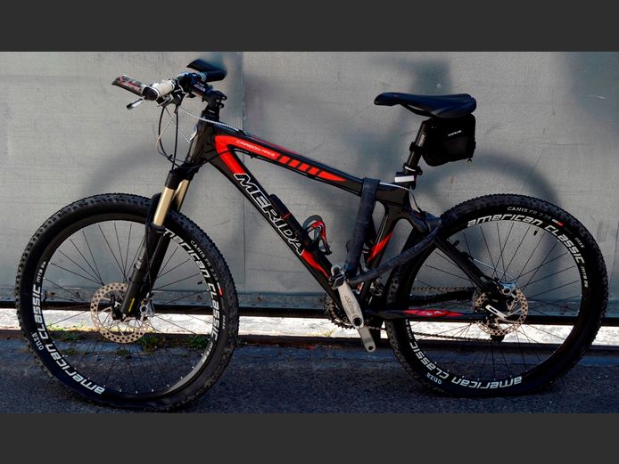 MERIDA 26" CARBON FIBRE MOUNTAIN BIKE [Fracture to frame]