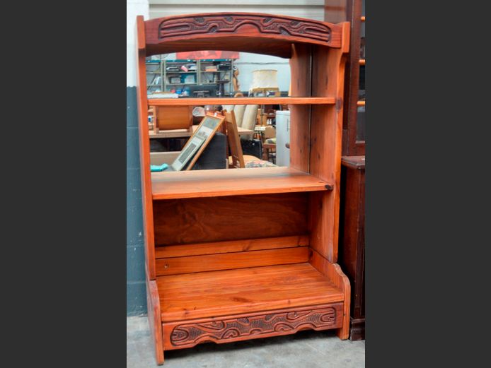 AQUARIUS CARVED PINE SINGLE DRAWER DISPLAY CABINET, 92 x 49 x 149cm