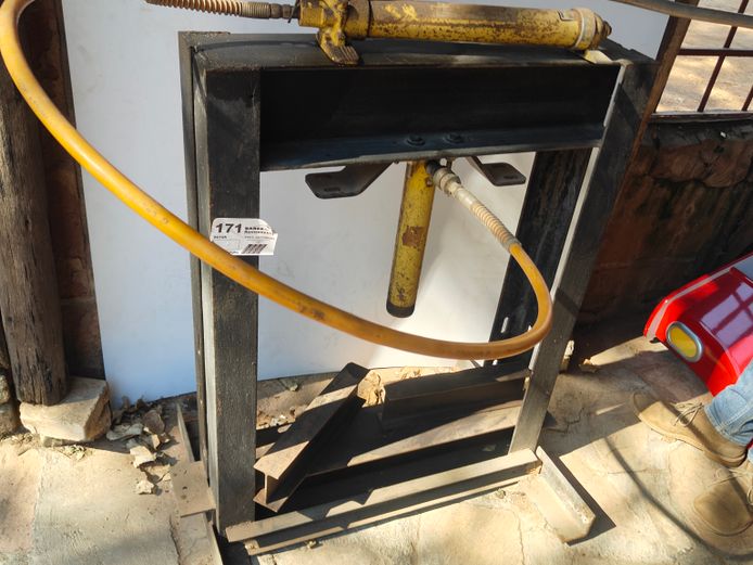 HYDRAULIC PRESS