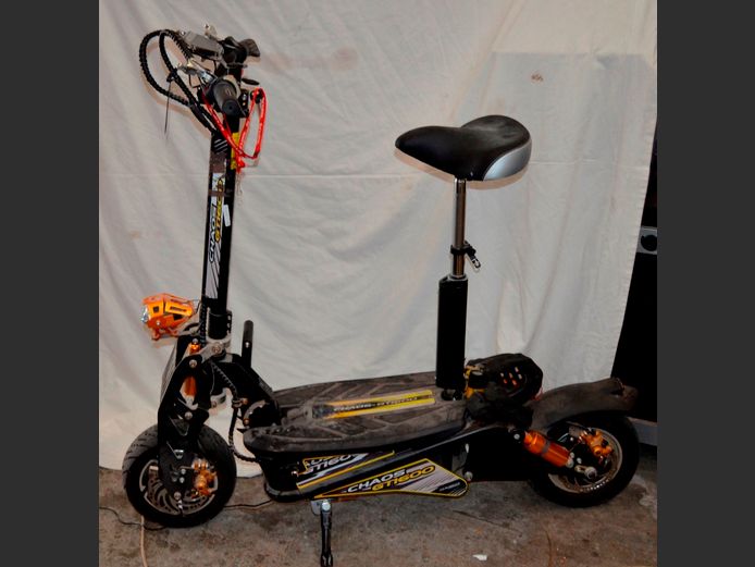 CHAOS GT1600 ELECTRIC SCOOTER WITH CHARGER [Working]