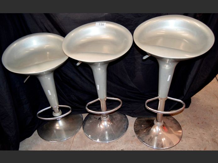 SET OF 3 SILVER & CHROME GAS LIFT ICE CREAM STOOLS