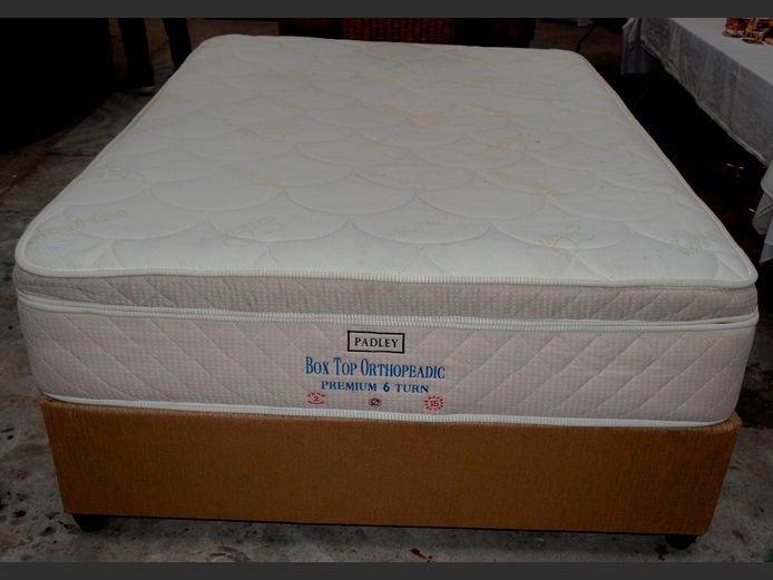 PADLEY ORTHOPAEDIC DOUBLE BED BASE & BOX TOP MATTRESS SET