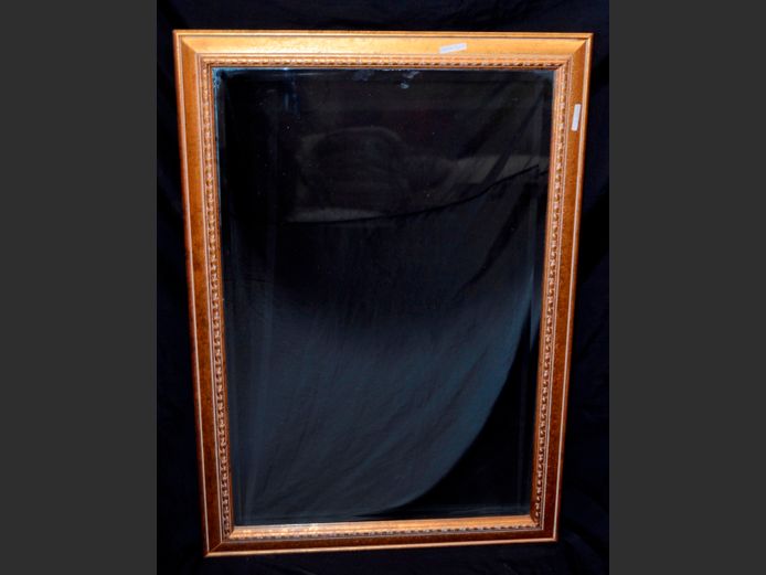 GILT FRAMED & BEVELLED MIRROR, 101 x 71cm