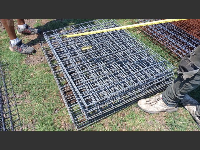 1mx0.8m black mesh 100mmx100mm hole 5mm thick