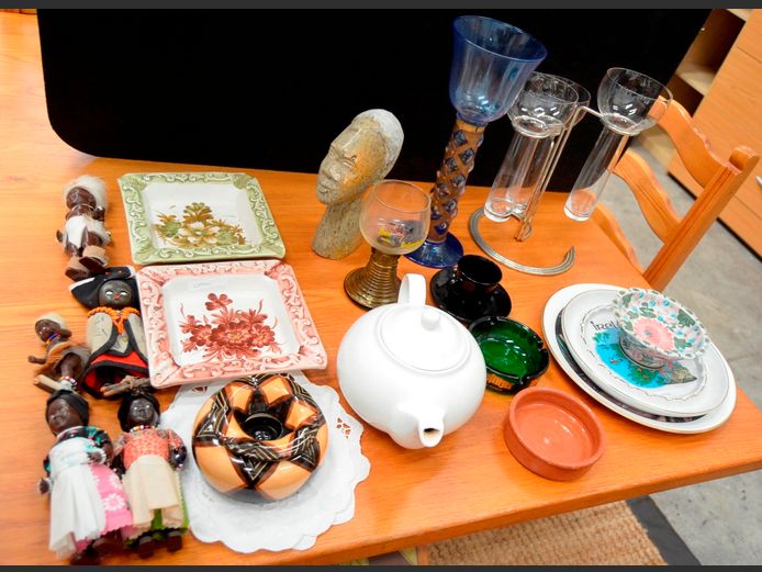 METAL & GLASS CANDLE STAND, COLLECTABLE PLATES, TEAPOT, etc