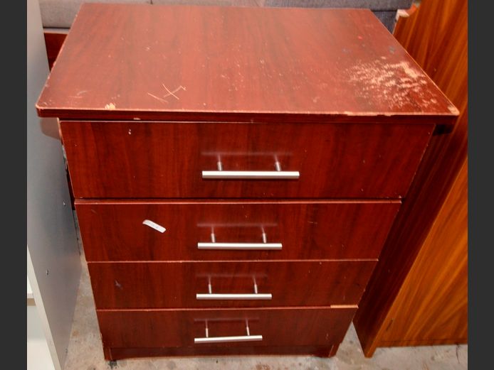 MAHOGANY FOIL 4-DRAWER PEDESTAL, 64 x 45 x 77cm [Scratched] [#: 420670119]