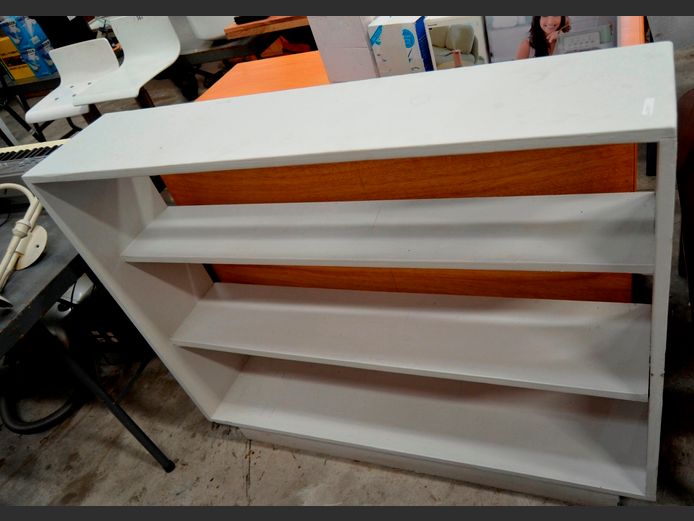 WHITE 3-TIER BOOKSHELF, 115 x 26 x 93cm