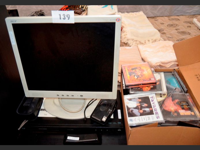 LOT: BLURAY PLAYER [Switches on] , ASSORTED CD's & ACER MONITOR, etc