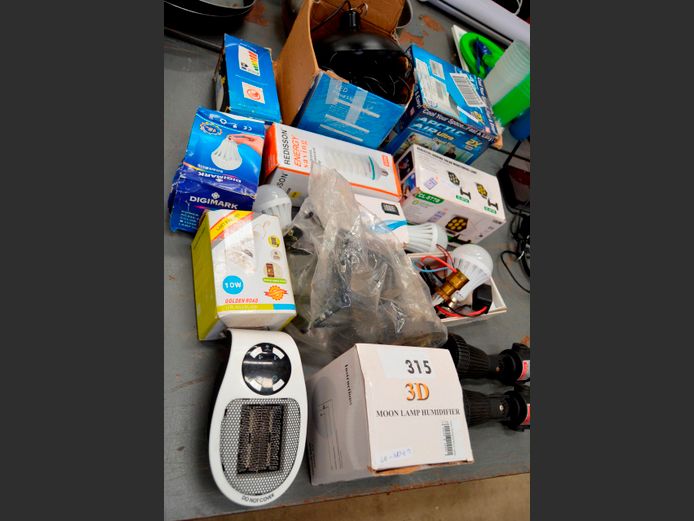 VARIOUS LIGHTS & BULBS [Unchecked]