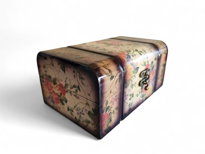 Vintage Style Wooden Keepsake Box