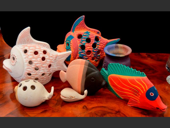 LOT: CERAMIC FISH CANDLE HOLDERS, DIFFUSERS, etc