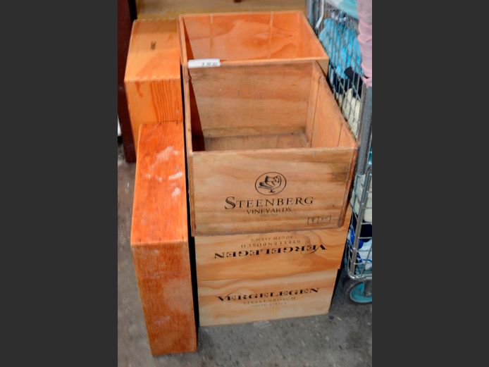 LOT: WOODEN WINE CRATES