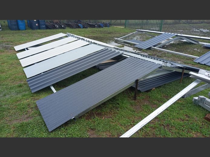 4mx6m steel structure with corregated chromodeck mixed colours sheet height 3m