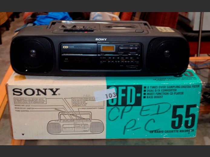 SONY CD/RADIO/TAPE [Switches on, untested further]