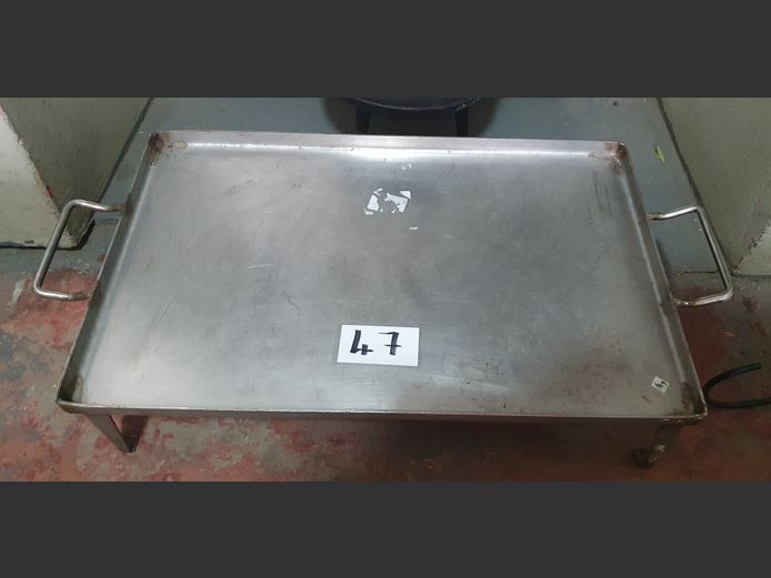 STANLESS STEEL SKILLET ON FEET