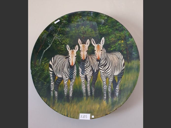 GLASS FIBRE HAND-PAINTED DECORATIVE WALL PLATE 'ZEBRAS"