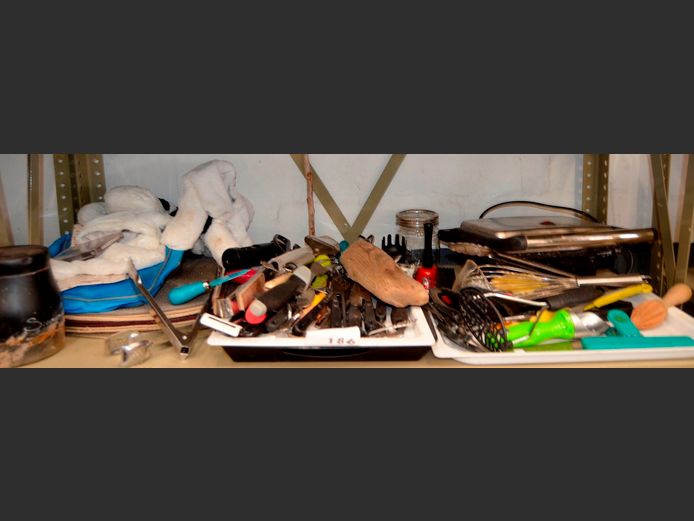 PLATINUM SANDWICH PRESS, KITCHEN UTENSILS, CUTLERY, PLACEMATS, etc [Untested]