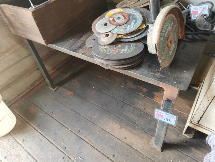 STEEL WORK BENCH WORKBENCH ONLY
EXCLUDING CONTENTS