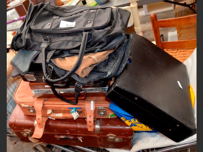 VINTAGE SUITCASES, BRIEFCASES, TOGBAGS, etc