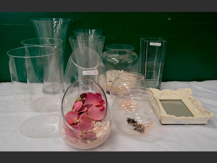 GLASS VASES & A PICTURE FRAME