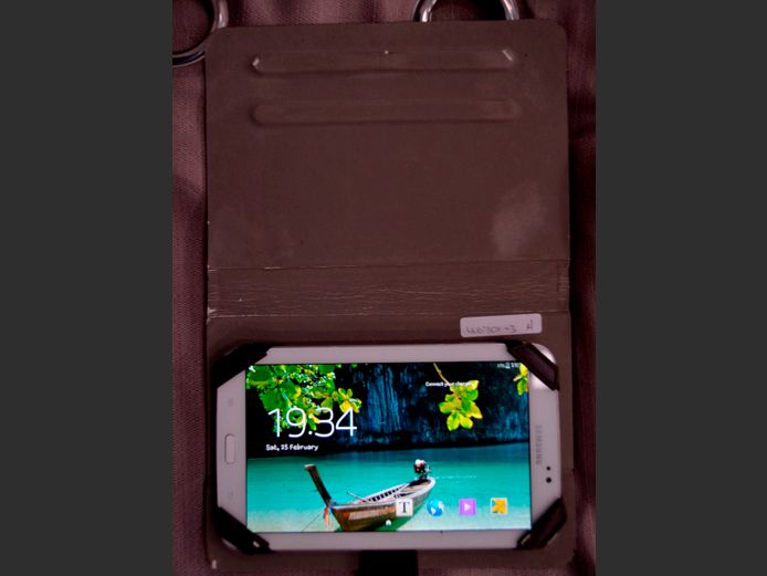 SAMSUNG GALAXY TAB 3 WITH COVER [Switches on, no charger]