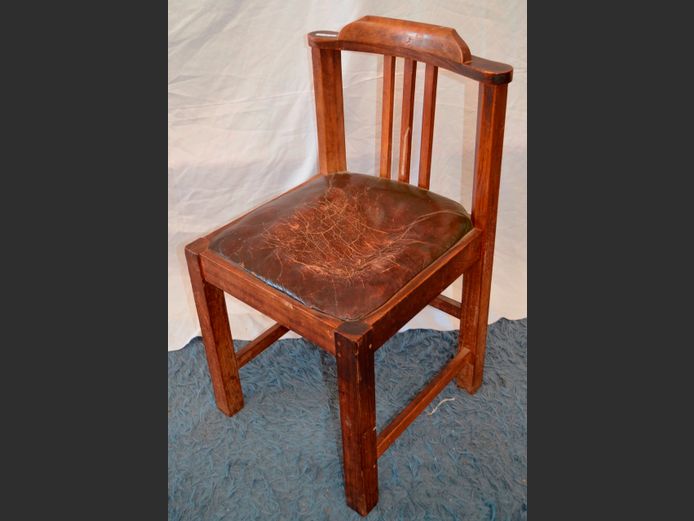 VINTAGE OAK DINING CHAIR [Seat needs re-furbishing]