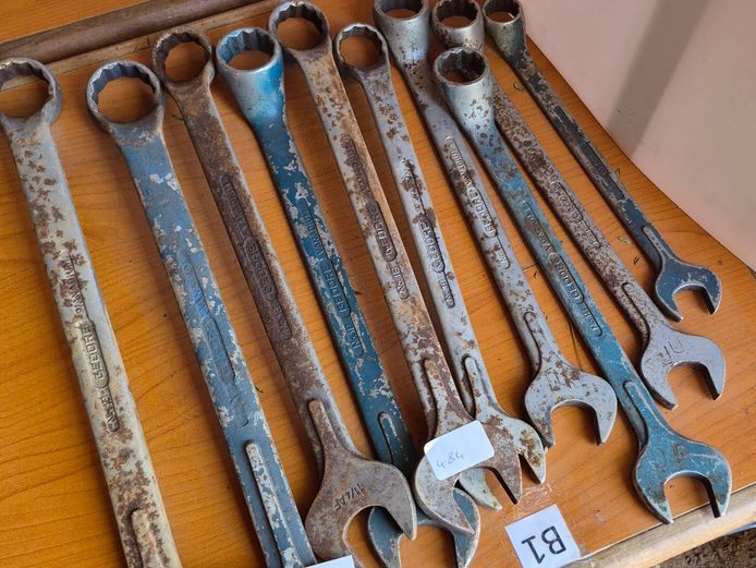 10 X VARIOUS SPANNERS