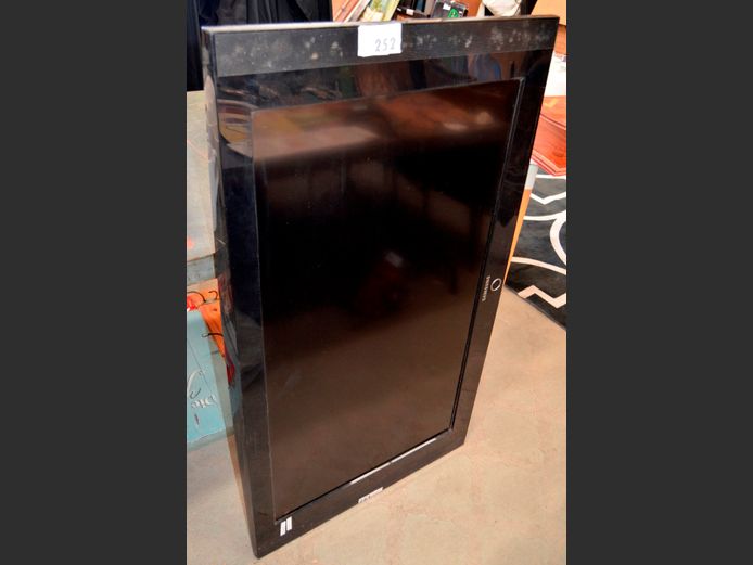 SAMSUNG 40" LCD TV [Dead] ### LICENCE PLEASE ###
