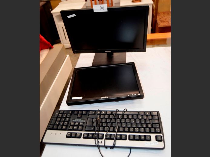 LOT: LENOVO & DELL MONITORS & A KEYBOARD [Switch on, Untested further]