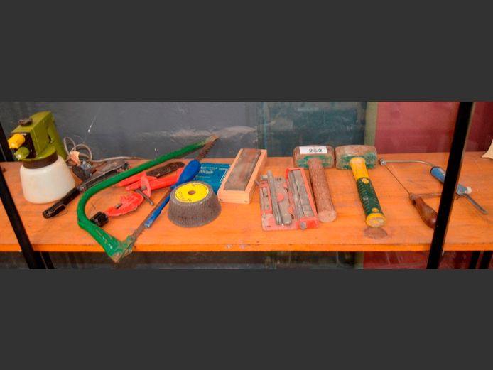 ELECTRIC PAINT SPRAYER, BOW SAW, HAMMERS, etc [Switches on, untested further] [3,26]