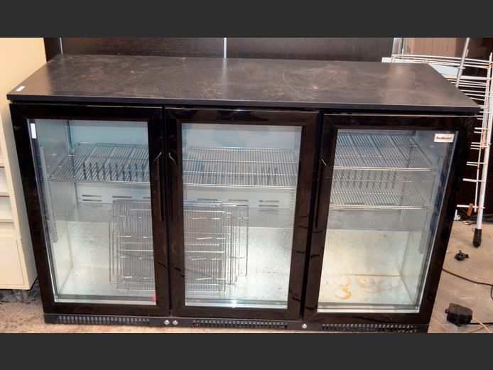 SNOMASTER 3-DOOR UNDERCOUNTER FRIDGE, 135 x 50 x 84cm  [Getting cold]