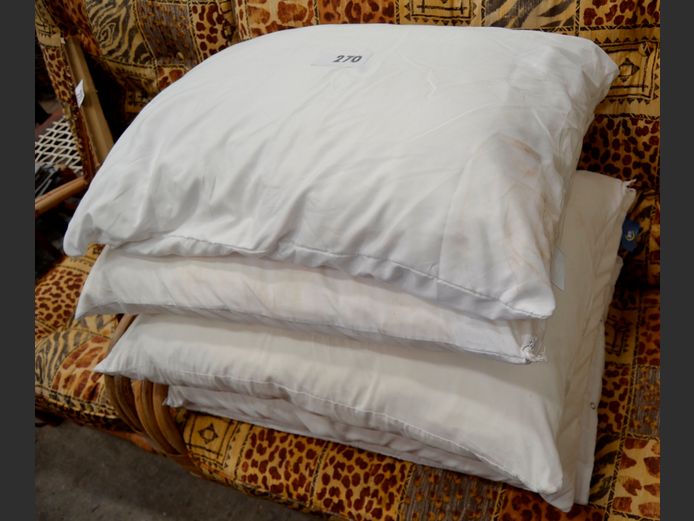 LOT OF 5: SERTA STANDARD PILLOWS