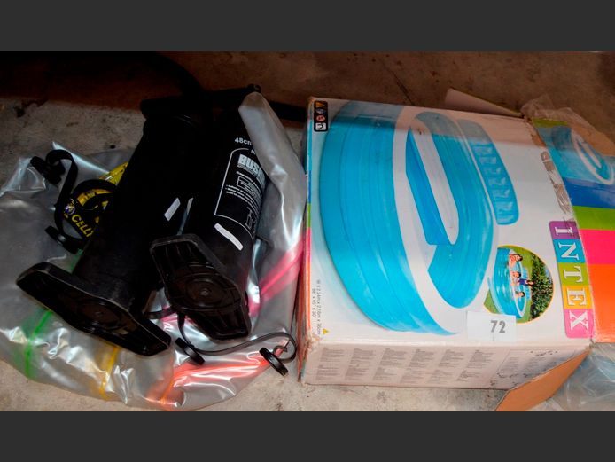 LOT: INTEX SPLASH POOL & 2 x PUMPS