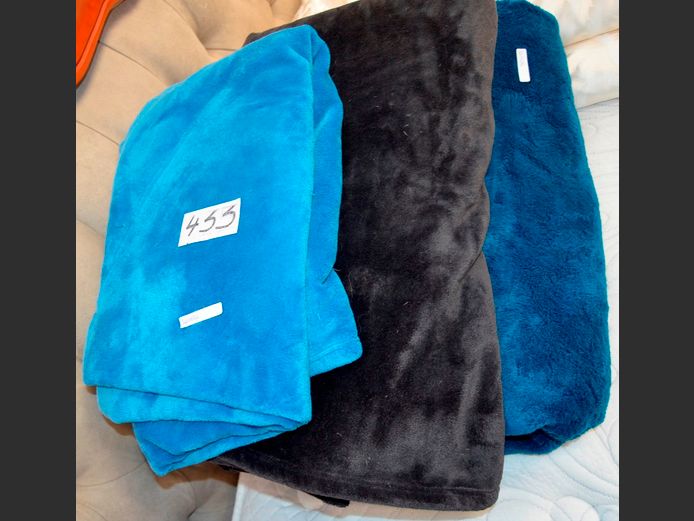 LOT OF 3: FLEECY BLANKETS