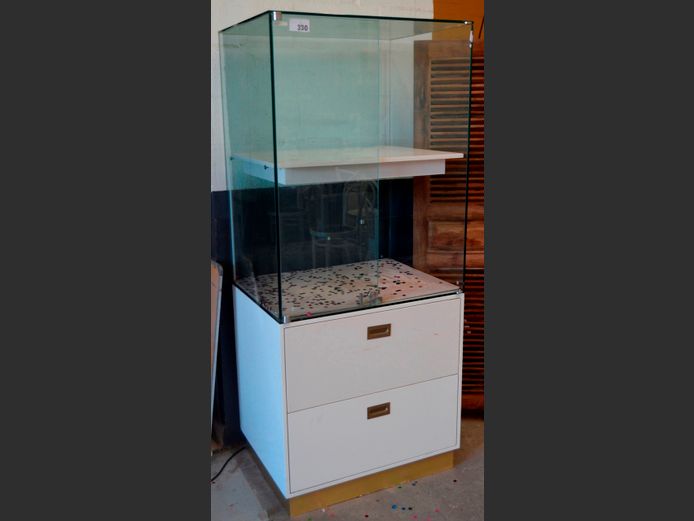 WHITE DUCO 2-DRAWER, 2-DOOR GLASS FRONT DISPLAY CABINET, 80 x 60 x 185cm [1 door loose]