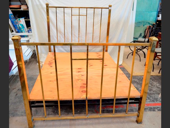 VINTAGE BRASS DOUBLE BED [No mattress]