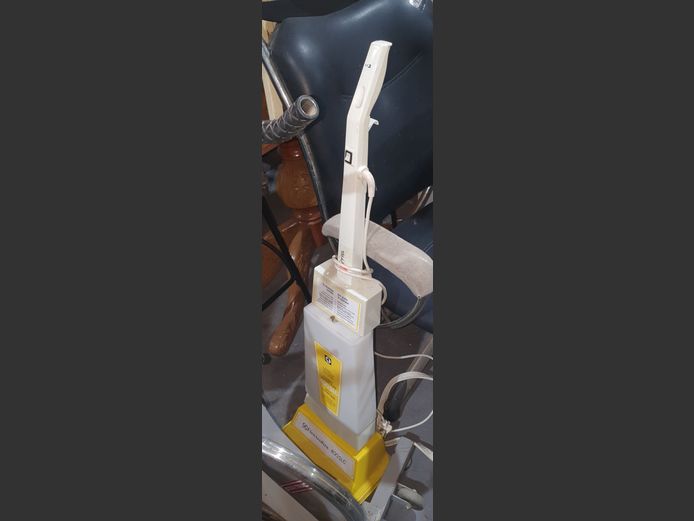 ELECTROLUX 400SLC CARPET WASHER [Untested]