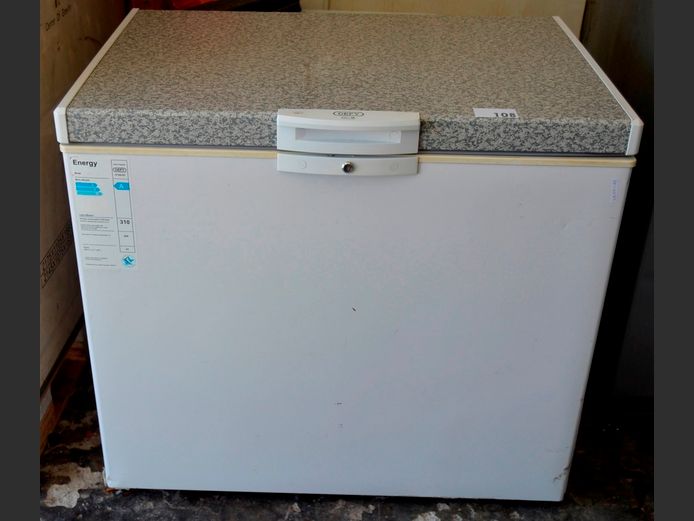 DEFY 260 LITRE CHEST FREEZER [Getting cold]