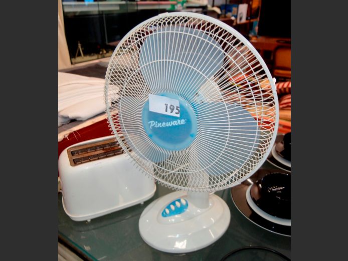 ASDA 2-SLICE TOASTER & A PINEWARE DESK FAN [Faulty]