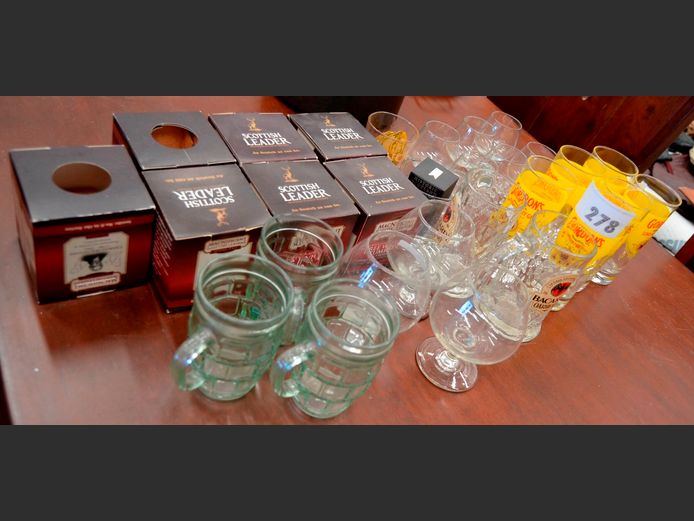 SET OF 7 SCOTTISH LEADER WHISKY GLASSES IN PRESENTATION BOXES, 6 GORDON'S GIN GLASSES, BRANDY BALLOONS, etc