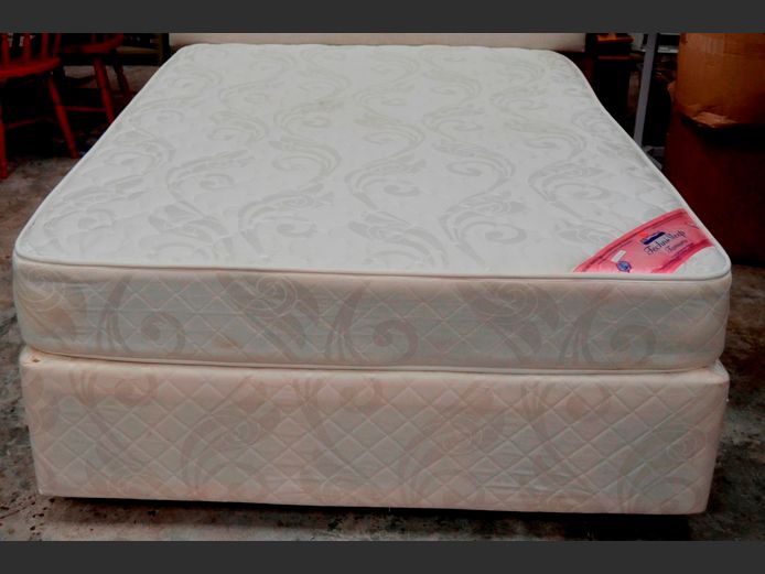 TECHNISLEEP DOUBLE BED BASE & MATTRESS SET