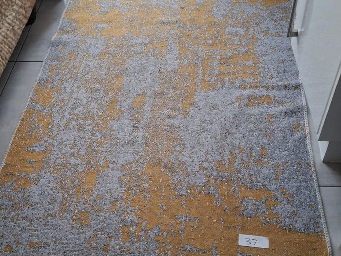 Loose carpet