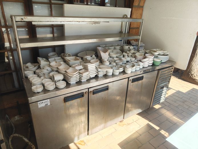 3 DOOR UNDERCOUNTER FRIDGE (WORKING)