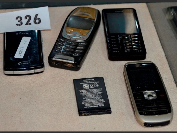 LOT: 3 x NOKIA CELLPHONES, etc [Untested, no chargers]