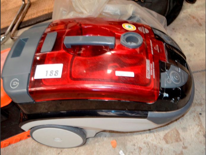 GENESIS HAUSMEISTER AQUAFILTER VACUUM CLEANER WITH ATTACHMENTS [Switches on, untested further]