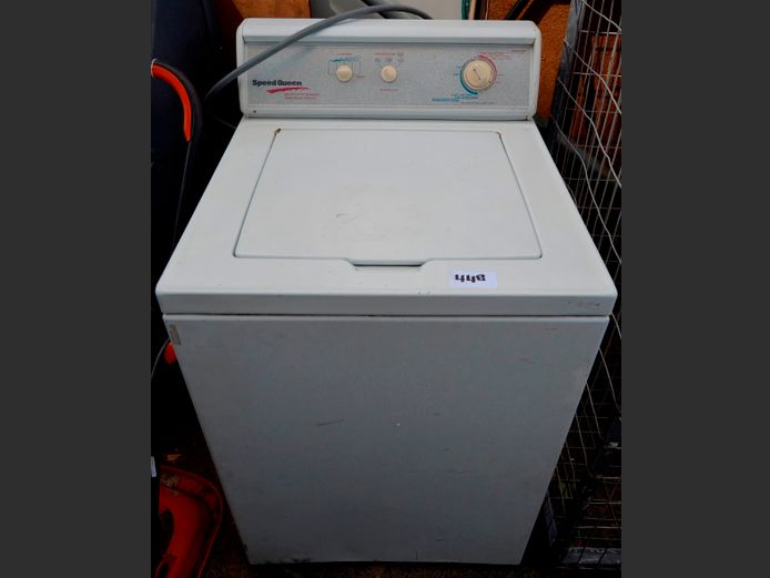 SPEED QUEEN HEAVY DUTY XL CAPACITY TOP LOADING WASHING MACHINE [Switches on, untested further]