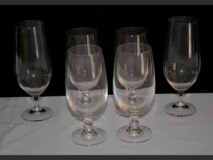 PILSNER GLASSES: SET OF 4 & A PAIR