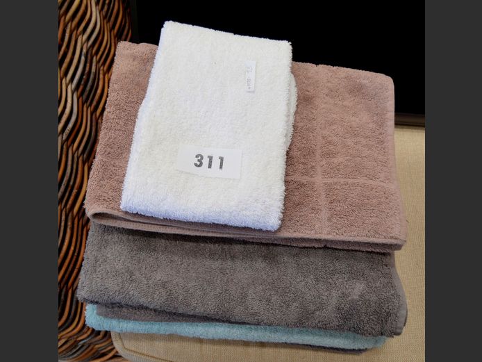 ASSORTED TOWELS