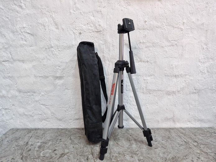 Takara TP-1000 Camera Tripod & Case (Japan)