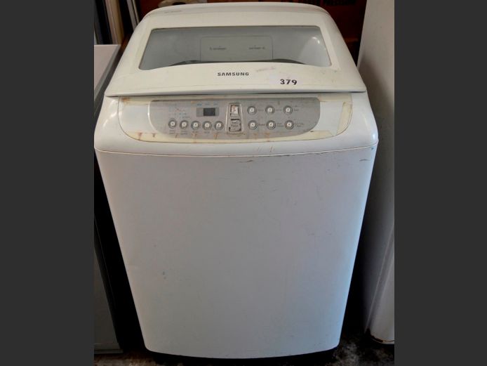 SAMSUNG TOP LOADING WASHING MACHINE [Switches on, untested further, panel needs attention]